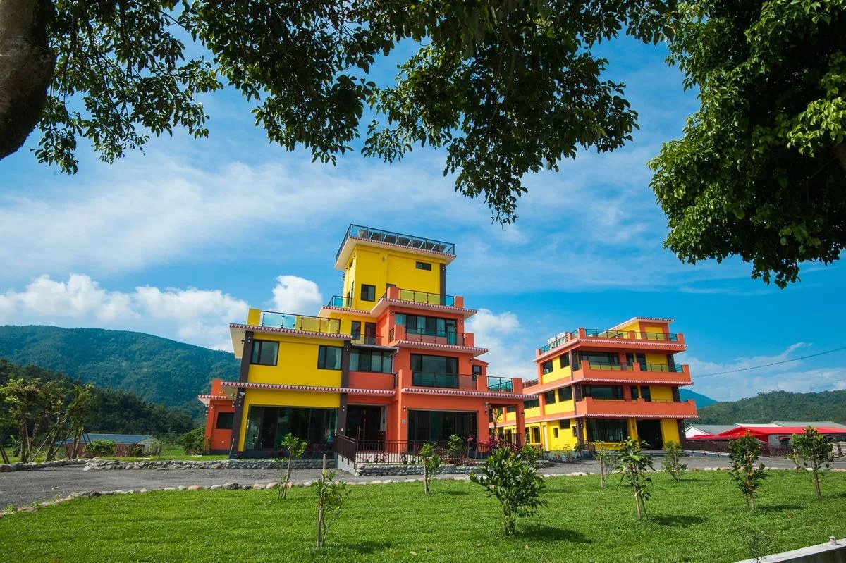 地熱米休閒農場——太平山下的繽紛農場建築